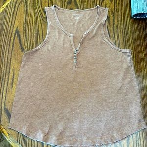 Womens American Eagle soft knit tank top. Size large